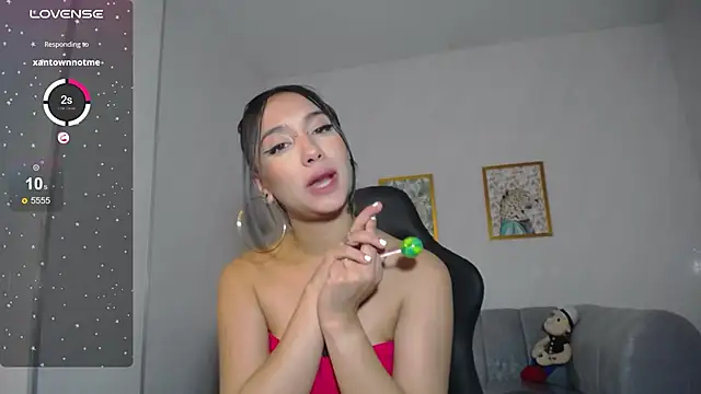 Snapshot of _ella_b chatting on 01-14-25, 11:05 ella b online show from 01-14-25, 11:05