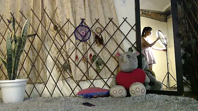 Snapshot of _ella_b chatting on 03-20-25, 03:13 ella b online show from 03-20-25, 03:13