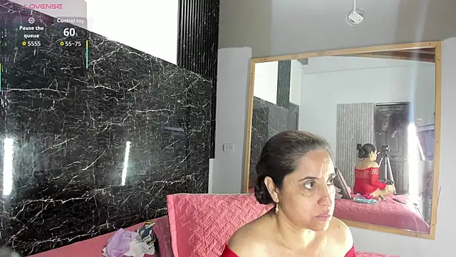 Snapshot of Yaya____11 chatting on 10-24-25, 03:58 Yaya 11 online show from 10-24-25, 03:58