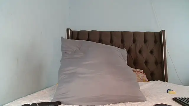 Snapshot of CHOCKYCHOCX2 chatting on 02-20-25, 09:22 CHOCKYCHOCX2 online show from 02-20-25, 09:22