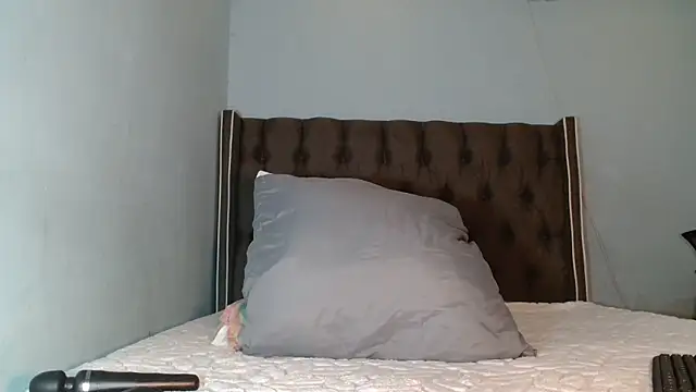 Snapshot of CHOCKYCHOCX2 chatting on 02-23-25, 03:24 CHOCKYCHOCX2 online show from 02-23-25, 03:24