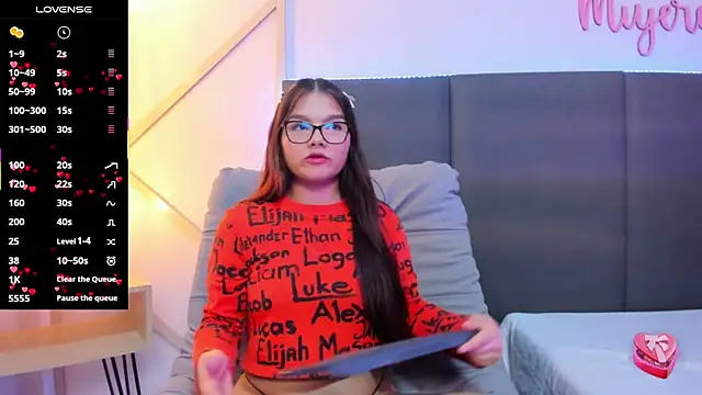 SophieHarris  online show from 03-07-25, 08:00