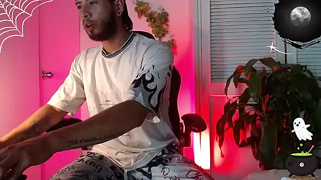 Snapshot of Colby_brown03 chatting on 10-10-25, 07:13 Colby brown03 online show from 10-10-25, 07:13