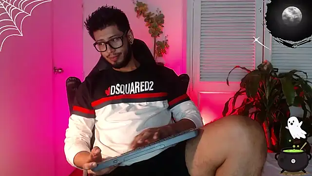 Snapshot of Colby_brown03 chatting on 10-19-25, 07:58 Colby brown03 online show from 10-19-25, 07:58