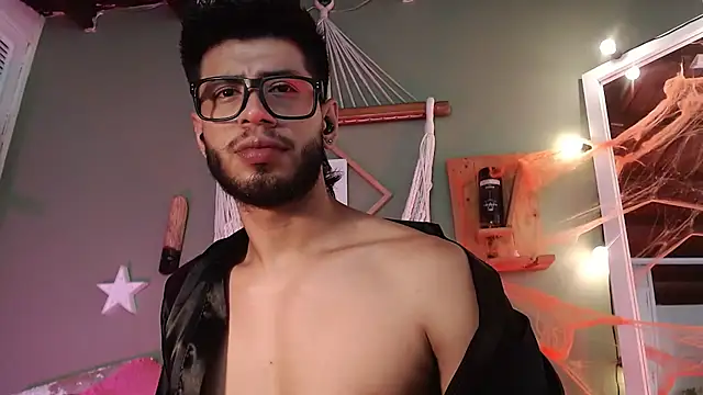 Snapshot of Colby_brown03 chatting on 11-02-25, 08:39 Colby brown03 online show from 11-02-25, 08:39