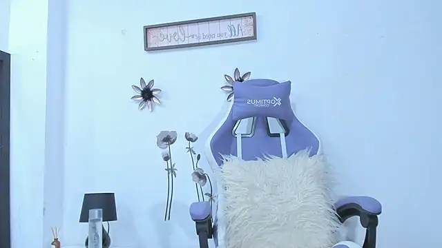 Snapshot of AnneGagner chatting on 12-21-24, 11:56 AnneGagner online show from 12-21-24, 11:56