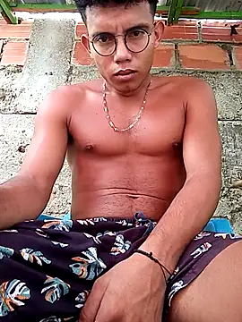 Snapshot of alex_candela chatting on 10-23-25, 02:05 alex candela online show from 10-23-25, 02:05