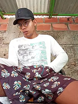 Snapshot of alex_candela chatting on 11-26-25, 12:17 alex candela online show from 11-26-25, 12:17