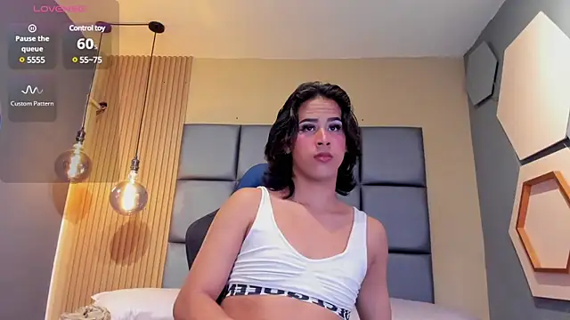 HOTTY RED  online show from 02-11-25, 05:50