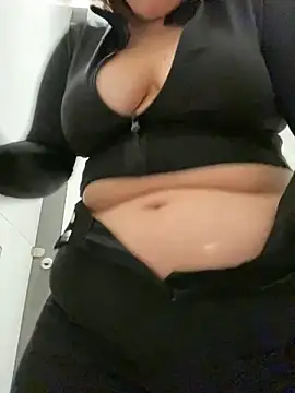 Snapshot of SuzieMurray chatting on 12-04-24, 12:25 SuzieMurray online show from 12-04-24, 12:25