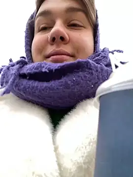 Snapshot of SuzieMurray chatting on 12-06-24, 09:21 SuzieMurray online show from 12-06-24, 09:21