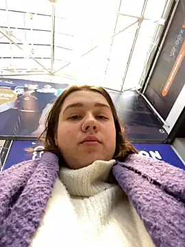 Snapshot of SuzieMurray chatting on 12-13-24, 09:24 SuzieMurray online show from 12-13-24, 09:24