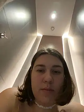 Snapshot of SuzieMurray chatting on 12-13-24, 12:28 SuzieMurray online show from 12-13-24, 12:28