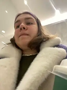 Snapshot of SuzieMurray chatting on 12-24-24, 10:33 SuzieMurray online show from 12-24-24, 10:33