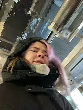 Snapshot of SuzieMurray chatting on 12-27-24, 09:17 SuzieMurray online show from 12-27-24, 09:17