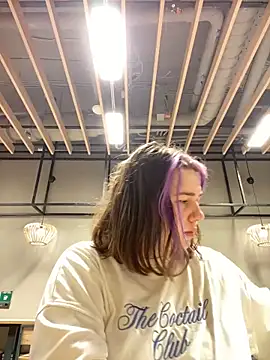 Snapshot of SuzieMurray chatting on 01-05-25, 09:37 SuzieMurray online show from 01-05-25, 09:37