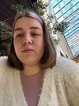 Snapshot of SuzieMurray chatting on 01-16-25, 12:20 SuzieMurray online show from 01-16-25, 12:20