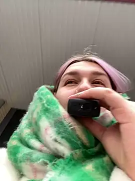 Snapshot of SuzieMurray chatting on 01-21-25, 10:30 SuzieMurray online show from 01-21-25, 10:30