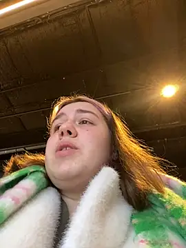 Snapshot of SuzieMurray chatting on 01-22-25, 08:18 SuzieMurray online show from 01-22-25, 08:18