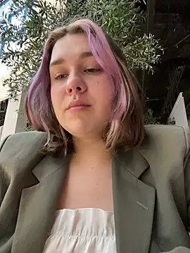 Snapshot of SuzieMurray chatting on 01-22-25, 11:23 SuzieMurray online show from 01-22-25, 11:23