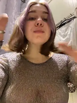 Snapshot of SuzieMurray chatting on 01-23-25, 12:41 SuzieMurray online show from 01-23-25, 12:41