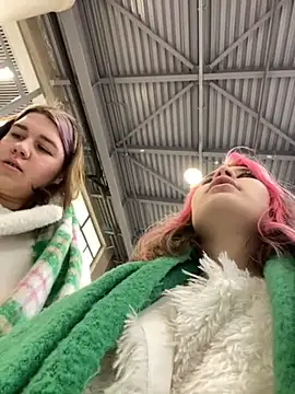 Snapshot of SuzieMurray chatting on 01-24-25, 08:13 SuzieMurray online show from 01-24-25, 08:13