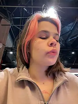 Snapshot of SuzieMurray chatting on 01-29-25, 11:30 SuzieMurray online show from 01-29-25, 11:30