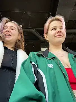 Snapshot of SuzieMurray chatting on 02-07-25, 08:33 SuzieMurray online show from 02-07-25, 08:33