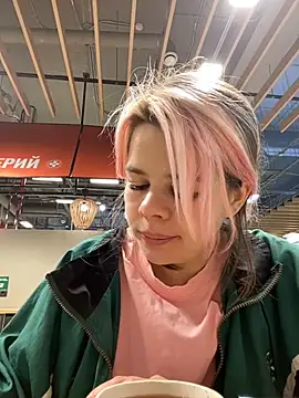 Snapshot of SuzieMurray chatting on 02-08-25, 07:26 SuzieMurray online show from 02-08-25, 07:26