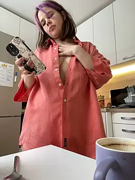 Snapshot of SuzieMurray chatting on 02-13-25, 11:17 SuzieMurray online show from 02-13-25, 11:17