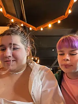 Snapshot of SuzieMurray chatting on 02-15-25, 11:50 SuzieMurray online show from 02-15-25, 11:50