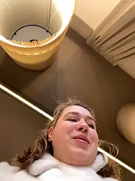 Snapshot of SuzieMurray chatting on 02-18-25, 08:16 SuzieMurray online show from 02-18-25, 08:16