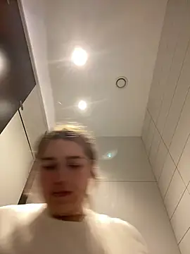 Snapshot of SuzieMurray chatting on 02-26-25, 11:41 SuzieMurray online show from 02-26-25, 11:41