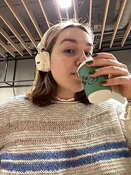 Snapshot of SuzieMurray chatting on 03-01-25, 07:19 SuzieMurray online show from 03-01-25, 07:19