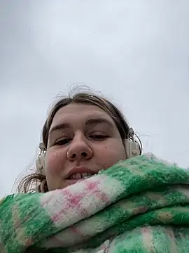 Snapshot of SuzieMurray chatting on 03-13-25, 08:15 SuzieMurray online show from 03-13-25, 08:15