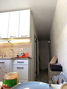 Snapshot of SuzieMurray chatting on 03-15-25, 07:20 SuzieMurray online show from 03-15-25, 07:20