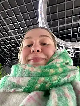 Snapshot of SuzieMurray chatting on 03-18-25, 08:25 SuzieMurray online show from 03-18-25, 08:25