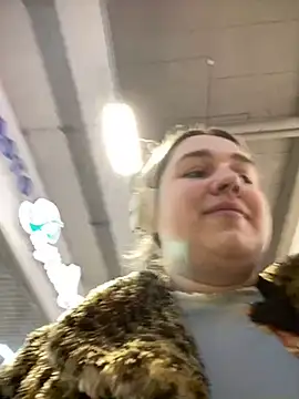 Snapshot of SuzieMurray chatting on 03-20-25, 08:20 SuzieMurray online show from 03-20-25, 08:20