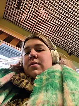 Snapshot of SuzieMurray chatting on 03-21-25, 08:17 SuzieMurray online show from 03-21-25, 08:17