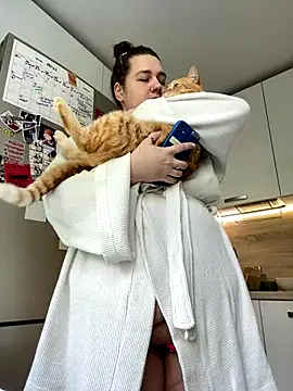 Snapshot of SuzieMurray chatting on 09-12-25, 09:53 SuzieMurray online show from 09-12-25, 09:53