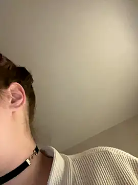 Snapshot of SuzieMurray chatting on 09-18-25, 10:17 SuzieMurray online show from 09-18-25, 10:17