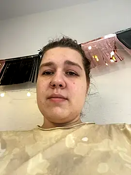 Snapshot of SuzieMurray chatting on 10-29-25, 10:17 SuzieMurray online show from 10-29-25, 10:17