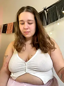 Snapshot of SuzieMurray chatting on 11-02-25, 09:11 SuzieMurray online show from 11-02-25, 09:11