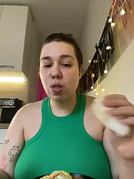 Snapshot of SuzieMurray chatting on 11-05-25, 09:09 SuzieMurray online show from 11-05-25, 09:09