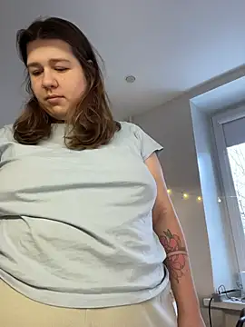 Snapshot of SuzieMurray chatting on 11-21-25, 08:46 SuzieMurray online show from 11-21-25, 08:46