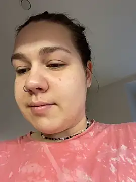 Snapshot of SuzieMurray chatting on 11-26-25, 06:25 SuzieMurray online show from 11-26-25, 06:25