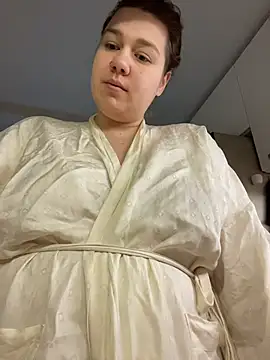 Snapshot of SuzieMurray chatting on 12-04-25, 07:17 SuzieMurray online show from 12-04-25, 07:17