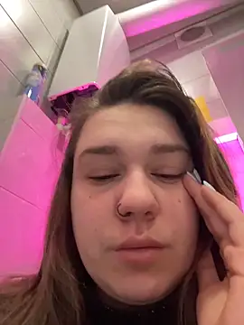 SuzieMurray online show from 04-12-26, 08:19