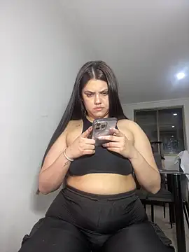 Snapshot of kimberlyhills1 chatting on 12-17-24, 03:50 kimberlyhills1 online show from 12-17-24, 03:50