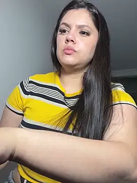 Snapshot of kimberlyhills1 chatting on 02-02-25, 04:26 kimberlyhills1 online show from 02-02-25, 04:26